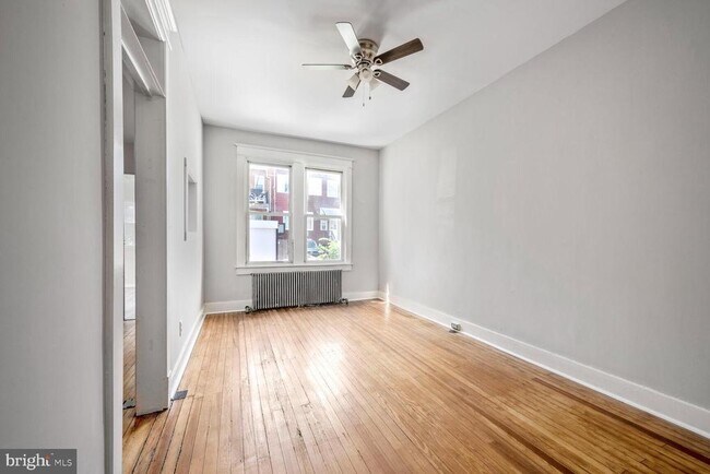 Foto del edificio - 742 Newton Pl NW