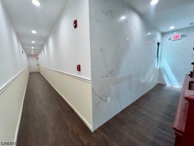 Building Photo - 40 Speedwell Ave
