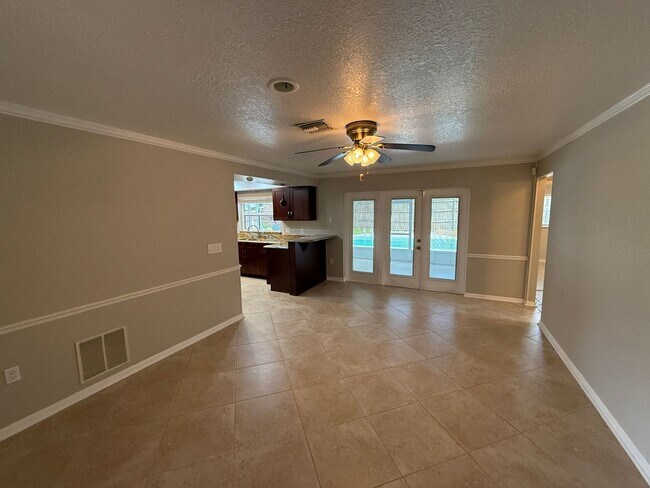 Foto del edificio - Pretty 3/2 Pool Home in Spring Oaks Commun...
