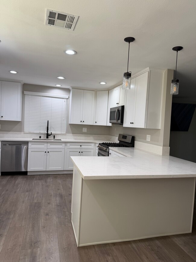 Building Photo - 15241 Dorian St