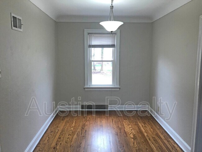 Foto del edificio - 8741 Bridgeport Ave