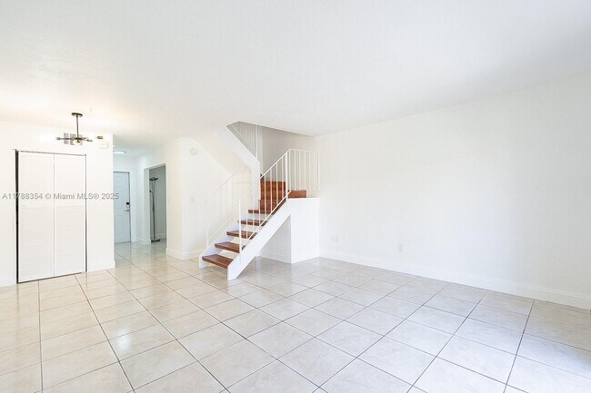 Foto del edificio - 8650 SW 67th Ave