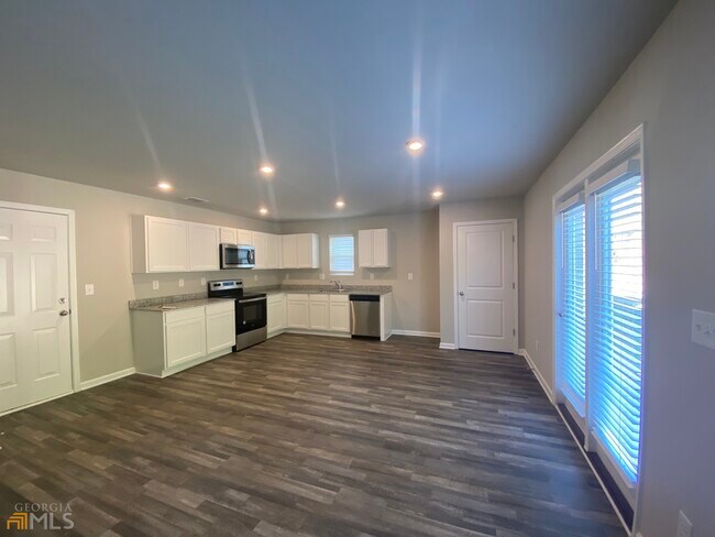 Building Photo - 255 Hawthorn Trail