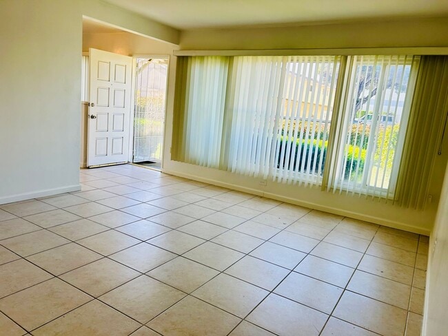 Building Photo - 7912Star