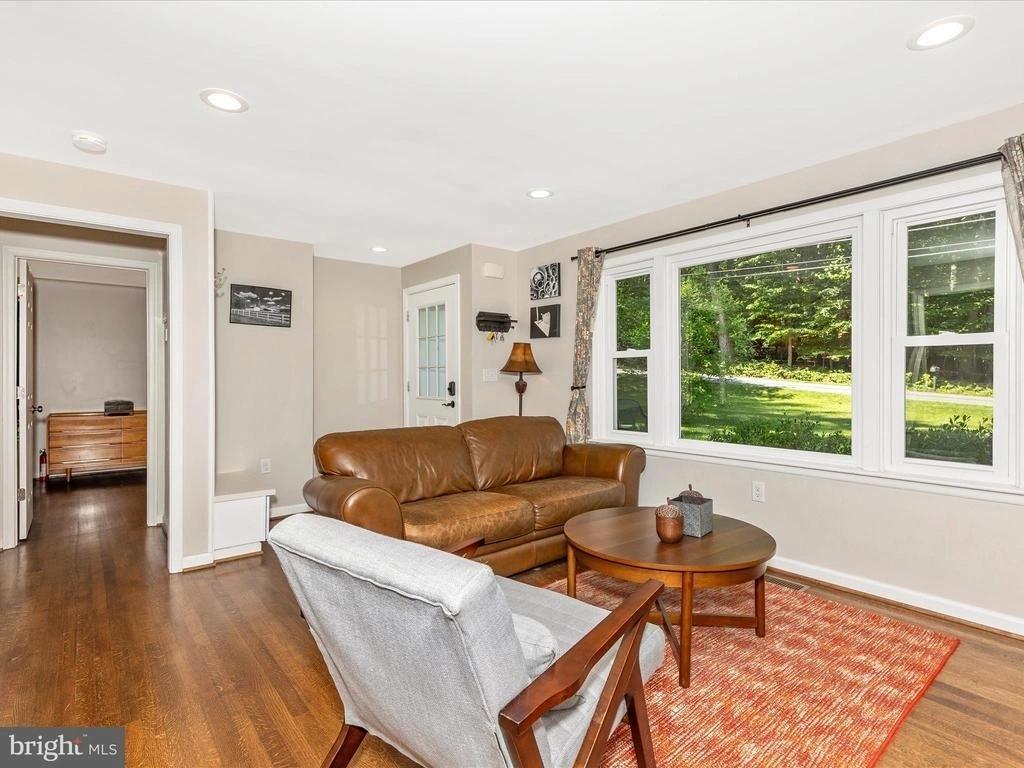 Foto principal - 5421 Bartonsville Rd