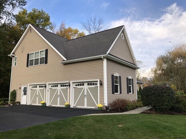 Building Photo - 76 Hoffman Ct