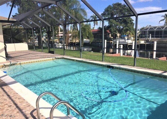 Building Photo - 3419 SE 18th Pl