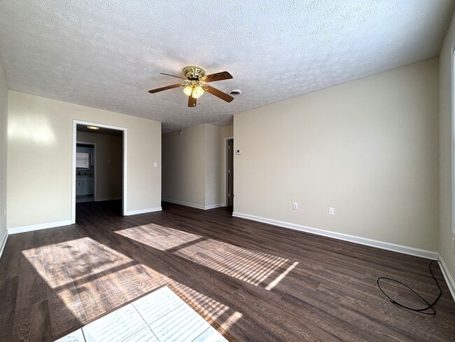 Photo - EAST PACES DR - 250/252 Apartment