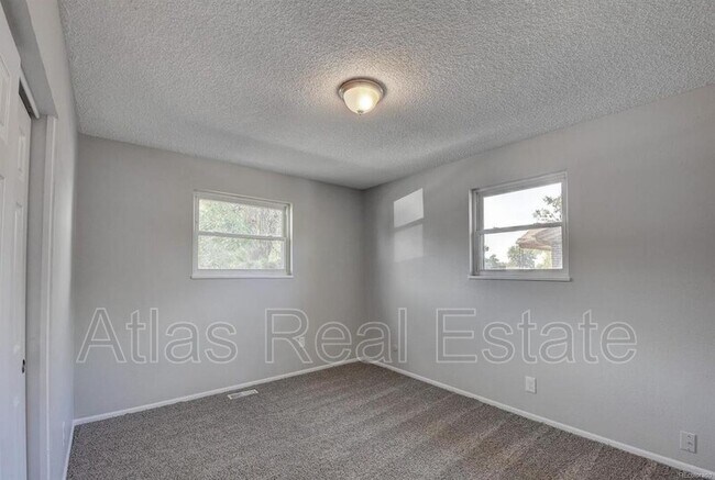 Foto del edificio - 12461 Hickman Pl