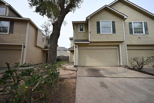 Foto del edificio - 6127 Yorkglen Manor Ln