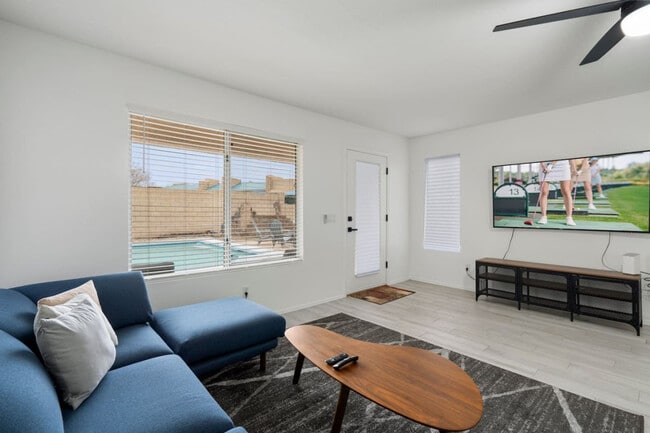 Building Photo - 13682 W Desert Flower Dr