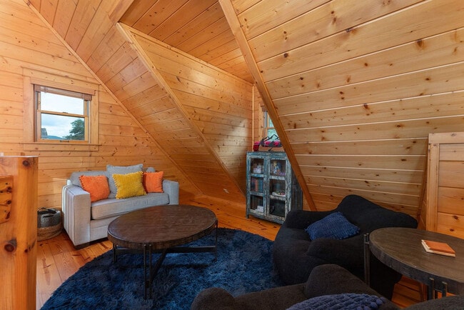 Foto del edificio - 191 Scenic Wolf Dr