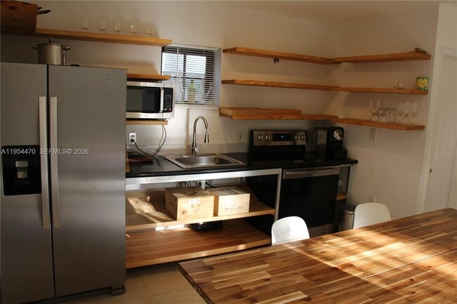 Foto del edificio - 225 NW 59th St