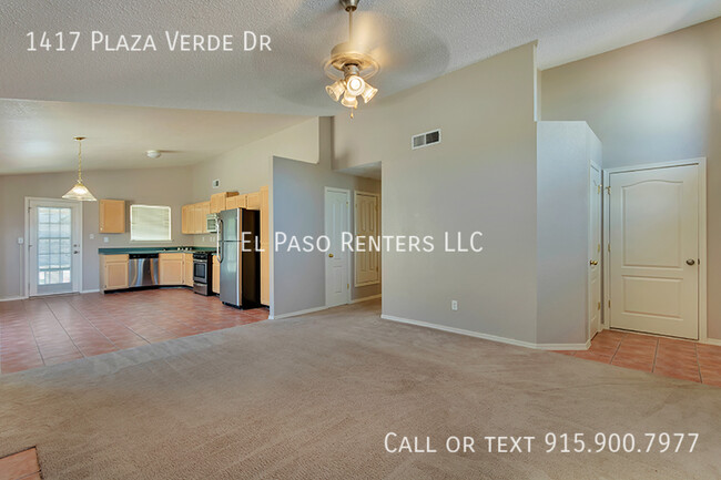 Building Photo - 1417 Plaza Verde Dr