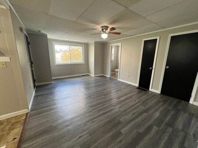 Building Photo - 77 Massasoit St