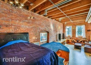 Building Photo - 1221 W Railroad Alley