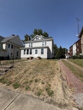 Building Photo - 250 E 3rd St