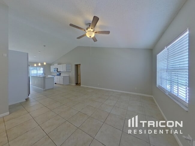 Building Photo - 10206 Deepbrook Dr