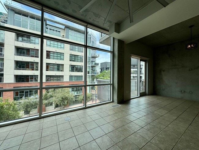Building Photo - 1025 Island Ave