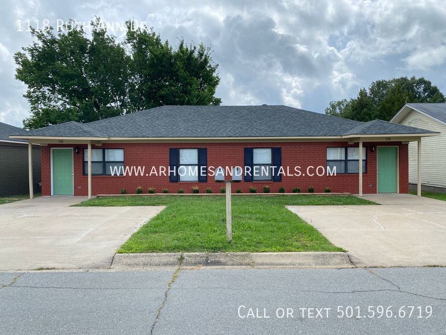 Primary Photo - 1118 Ruth Ann | $850 | 2 beds, 1 bath