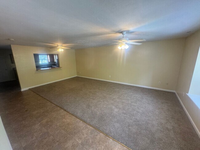 Building Photo - 1419 Jenninfer Drive