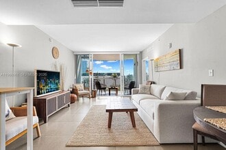 Building Photo - 2155 Washington Ct