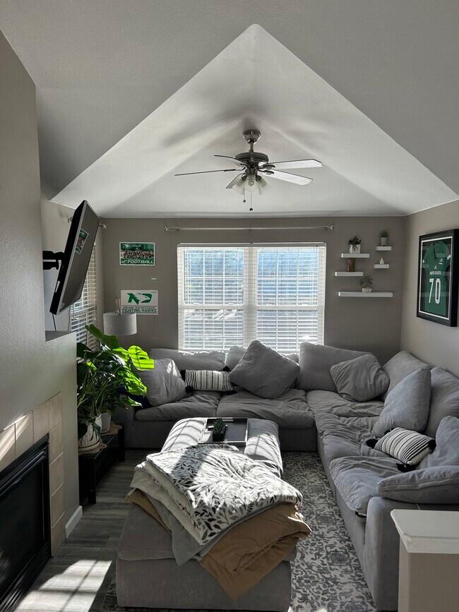 Living room - 12770 Ironstone Way