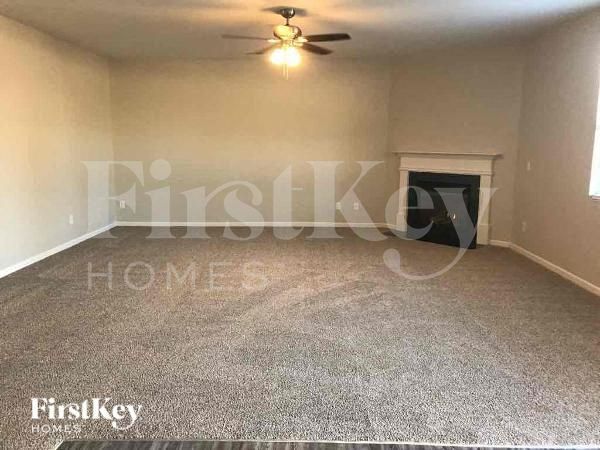 Foto del edificio - 6712 Blackwood Ln