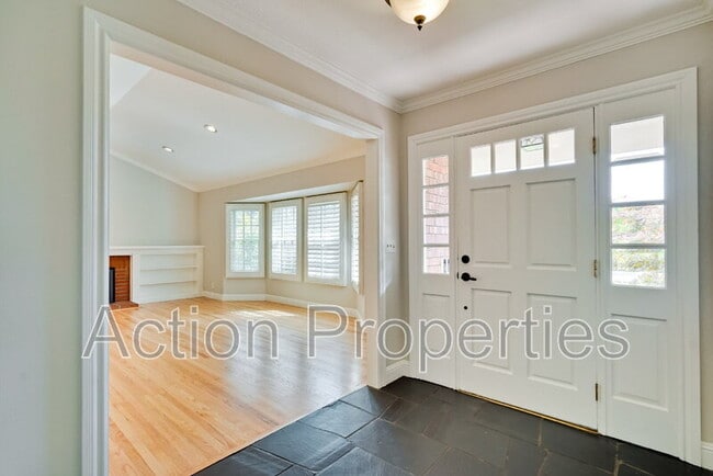 Building Photo - 2704 Doverton Square