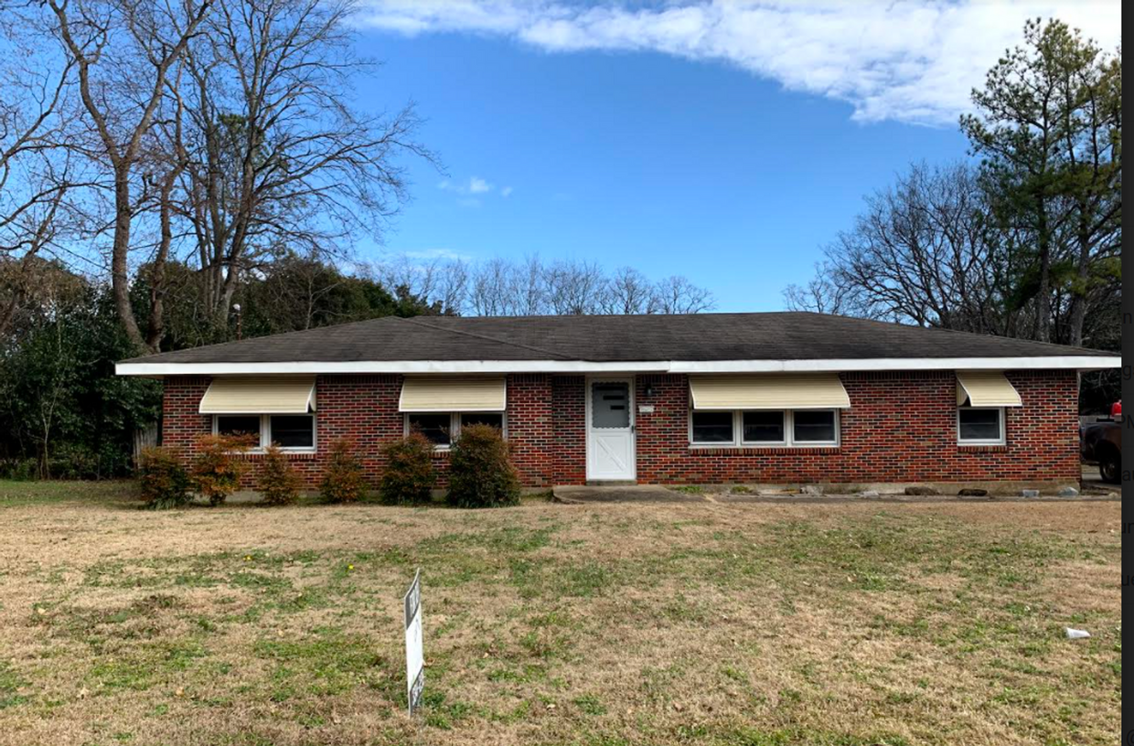 Foto principal - 2311 Gladlane Dr