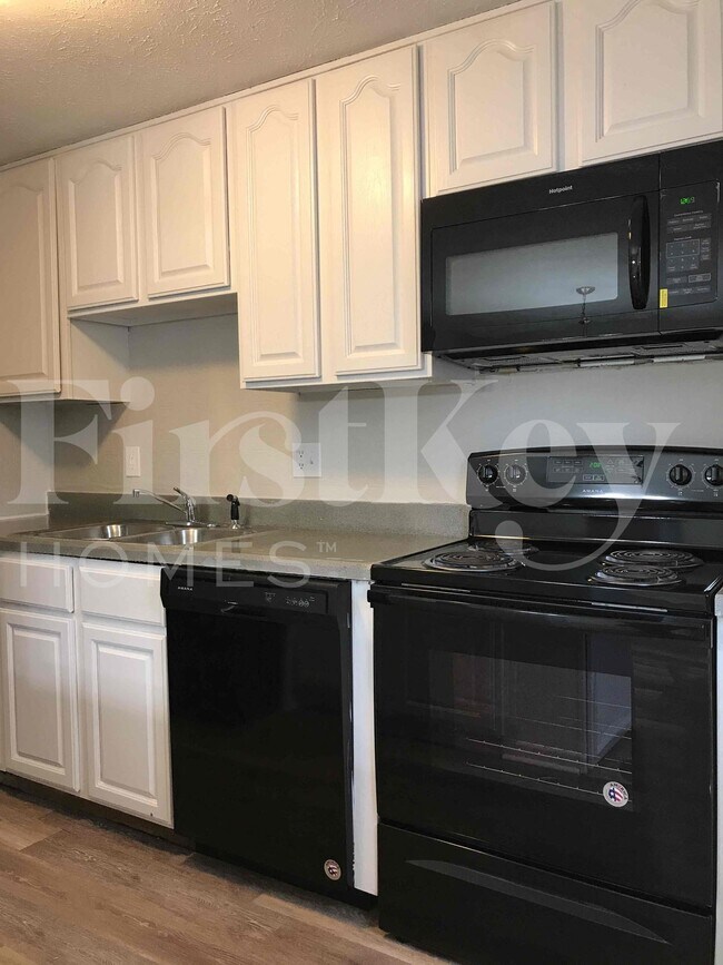 Foto del edificio - 1324 Lansdowne Rd