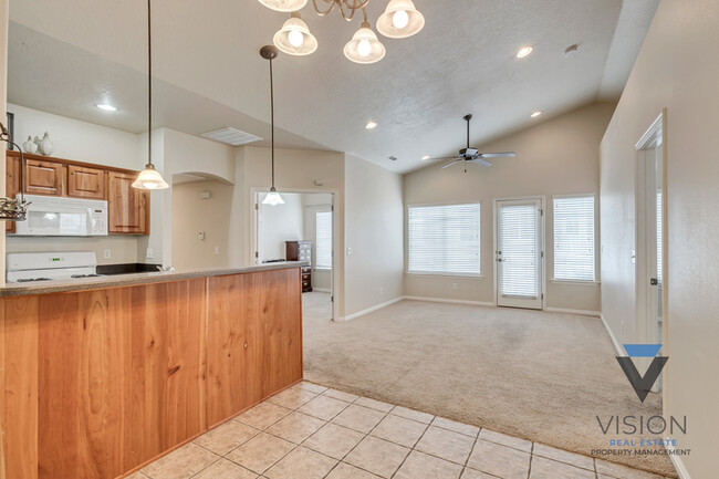 Foto del edificio - 1145 Canyon Meadow Dr