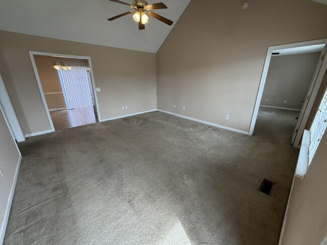 Foto del edificio - $1,925/mo | Lawn care included | No monthly pet rent. Move-in ready 3BR/2BA corner-lot home in La...