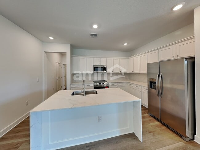 Foto del edificio - 3011 19th Ave W