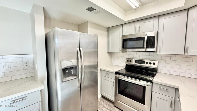 Foto del edificio - 1418 E Knoll Cir