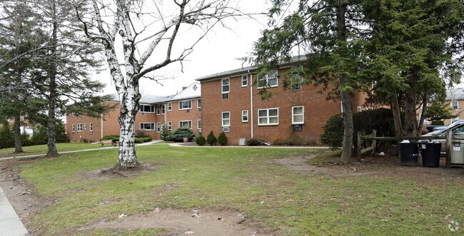 Building Photo - 565 Jewett Ave