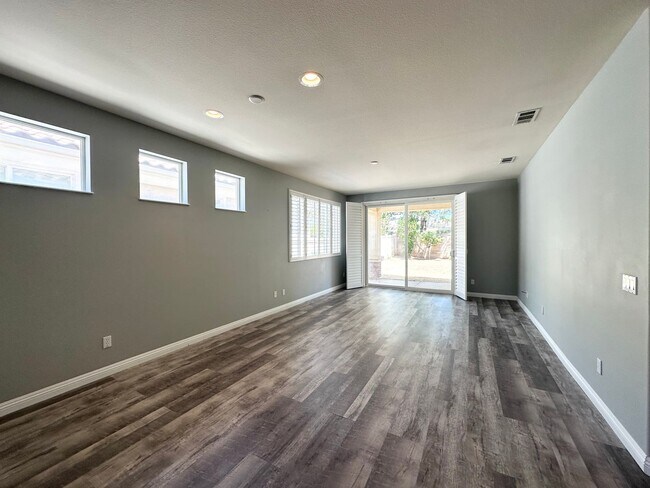 Foto del edificio - AVAILABLE NOW!! 2 Bedroom 2 Bathroom Home in 55+ Community in BEAUMONT!