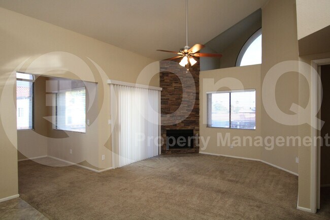 Foto del edificio - 1800 W Elliot Rd