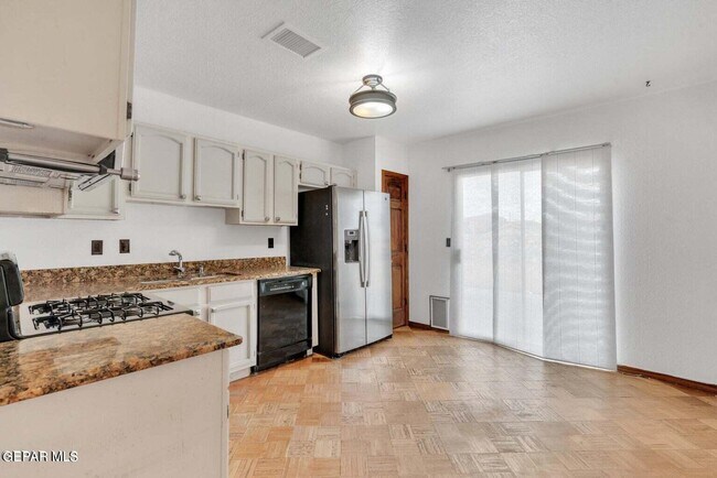 Building Photo - 2857 Castle Hill Cir
