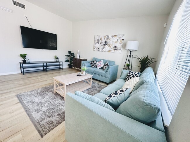 Foto del edificio - 915 N Holly St