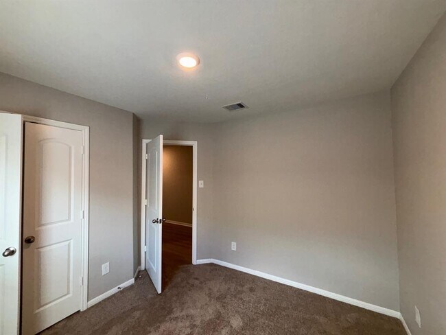 Building Photo - 10539 Copper Ridge Dr