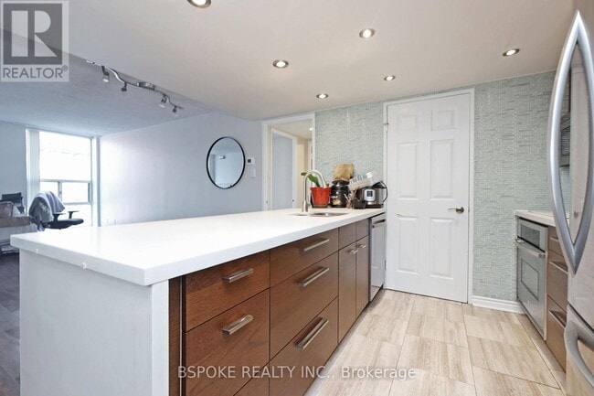 Building Photo - 701 King St W