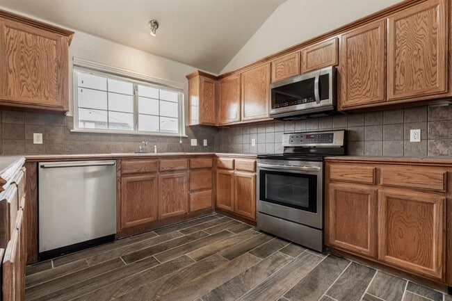 Building Photo - 15937 Katie Ridge Dr