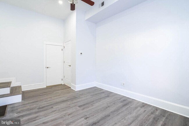 Building Photo - 1239 S 8th St