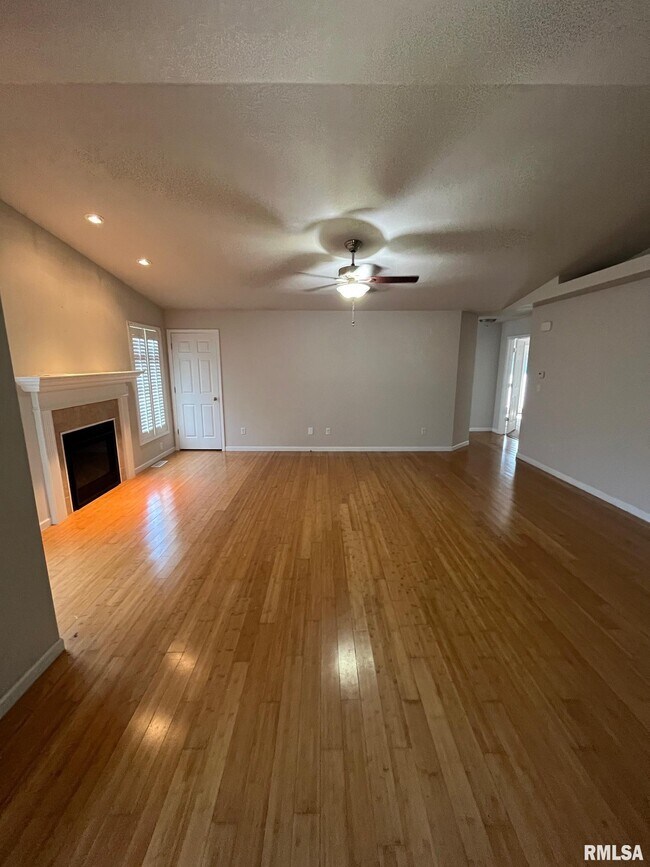Foto del edificio - 1414 School House Ln
