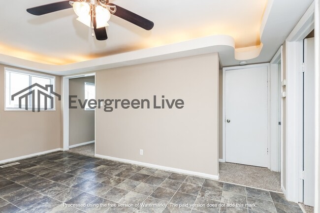 Foto del edificio - 125 Swallow Dr