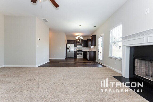Building Photo - 317 Parkview Pl Dr
