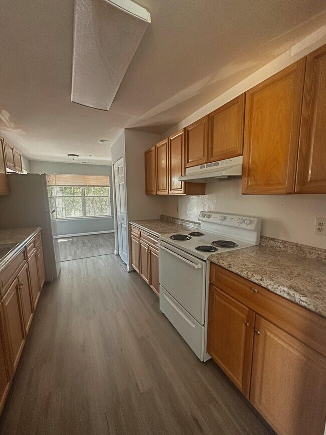 Foto del edificio - 1634 Brooksquare Dr