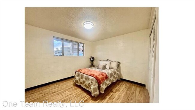 Building Photo - 2 br, 1 bath House - 94-054 Leolua St, Sui...