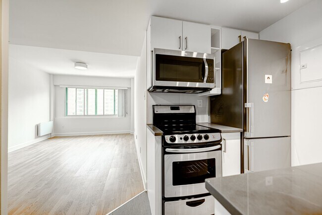 Building Photo - 3455 Rue Aylmer